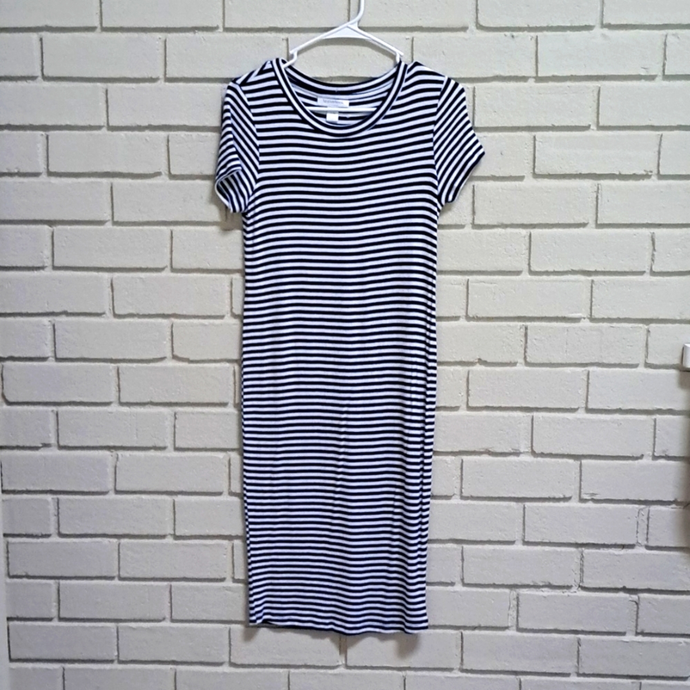 Maternity Motherhood Blue/White Striped Stretchy Comfy Dress. Size Small NWOT